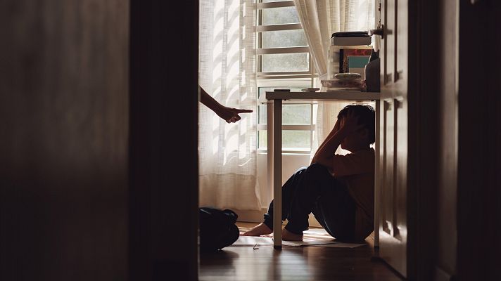 Telediario Fin de Semana - Las secuelas psicológicas de la violencia de género en los niños y niñas
