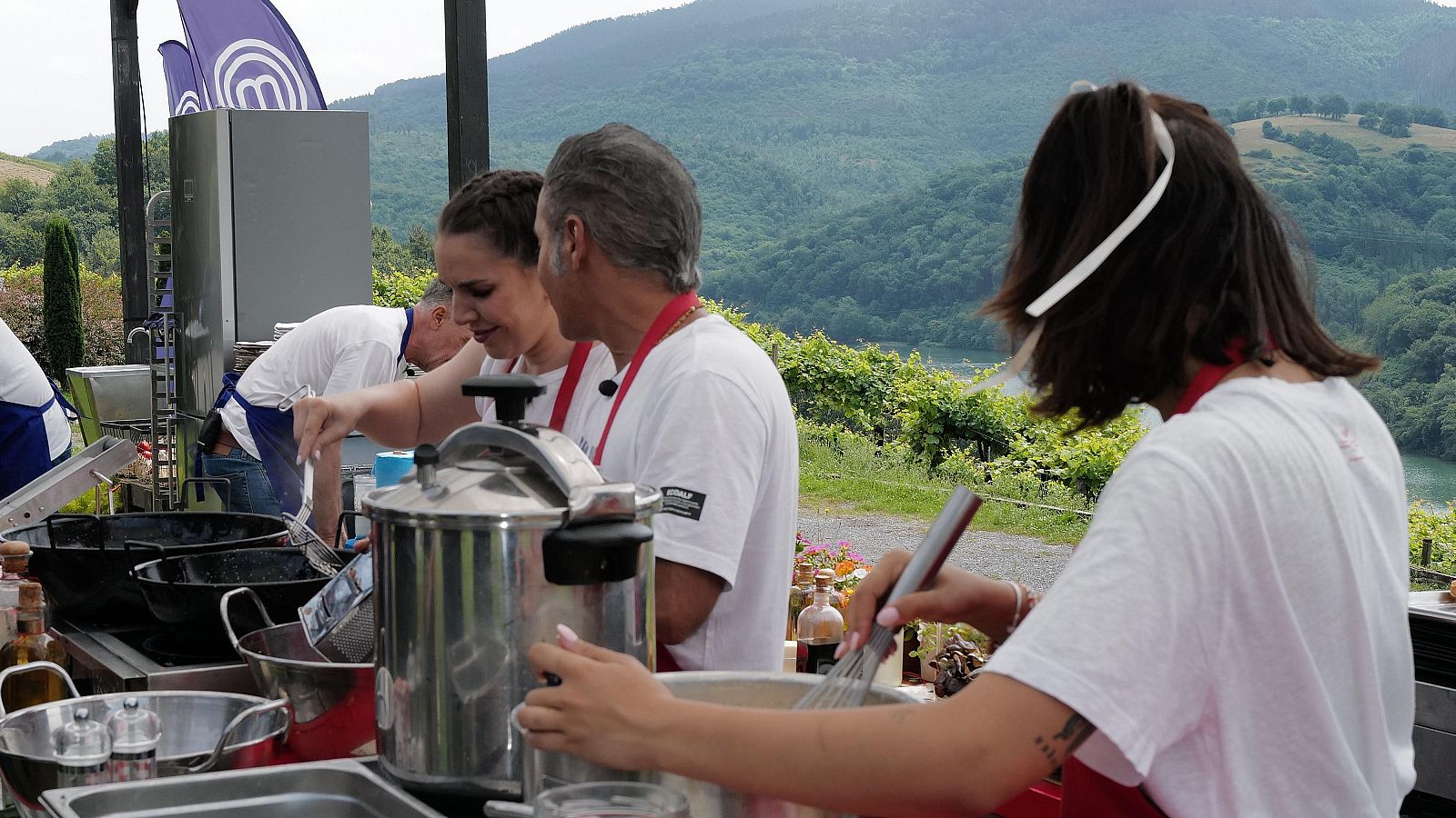 Inés, Marina y Pitingo: el mejor equipo de MasterChef Celebrity 9