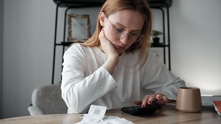 La violencia económica, otra de las violencias invisibles ejercida hacia las mujeres