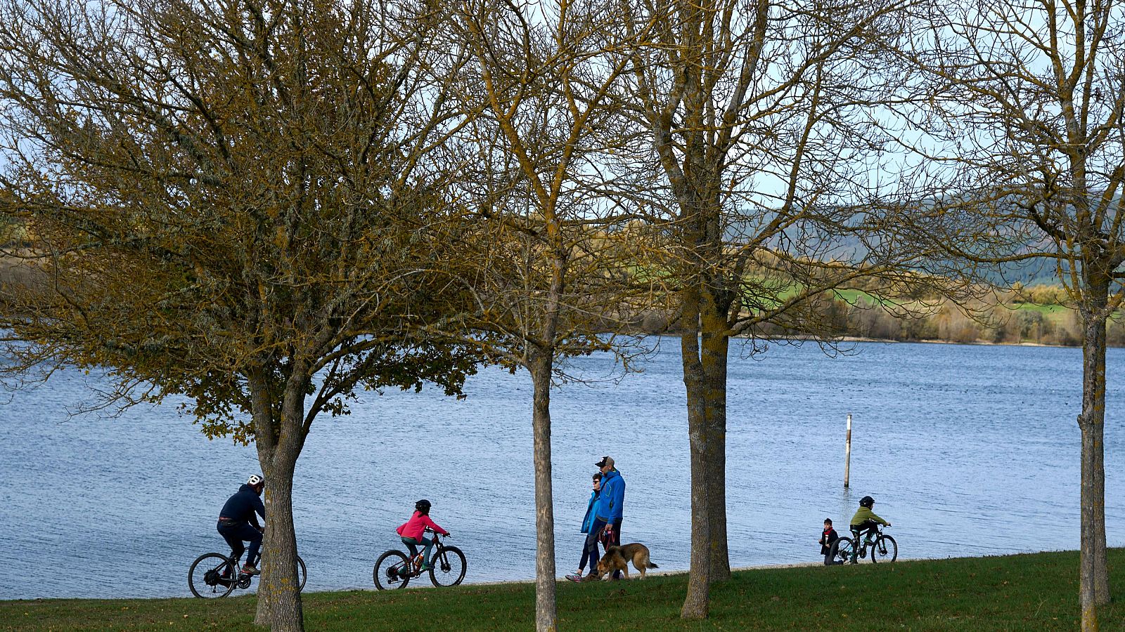 Lluvias débiles en el norte y tiempo estable en el resto de la península