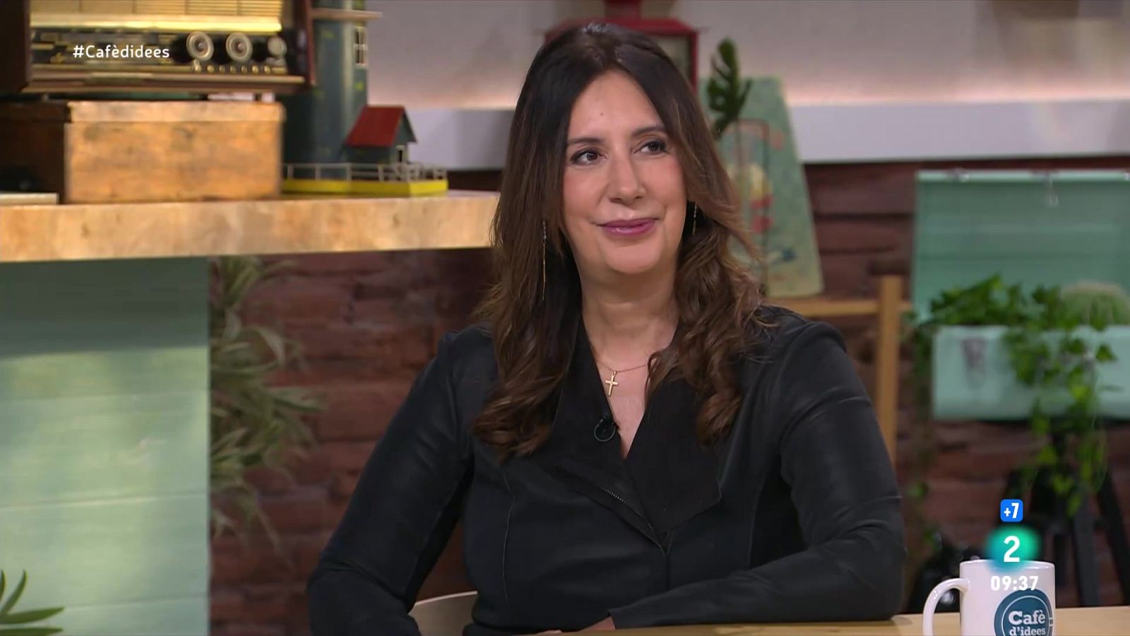 Dolores Redondo presenta la novel·la 'Les que no dormen NASH' - Cafè d'idees | Veure