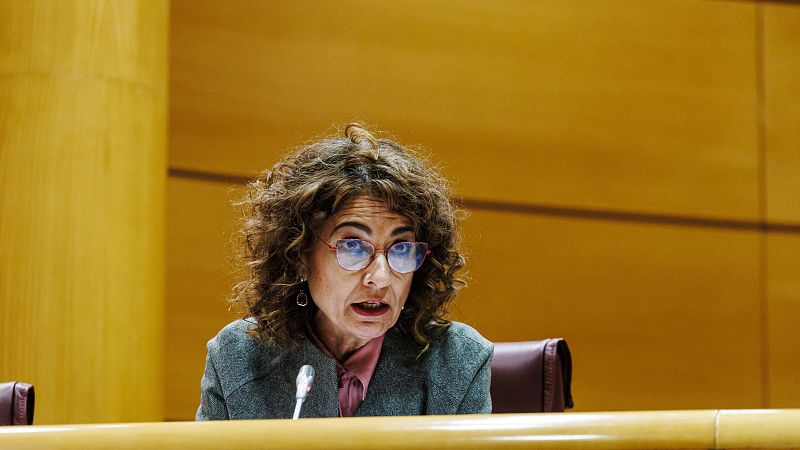 Montero pone “la mano en el fuego” por Cerdán y su jefe de gabinete | Ver