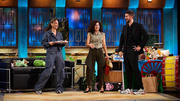 La Revuelta - Mina El Hammani y Laura Escanes