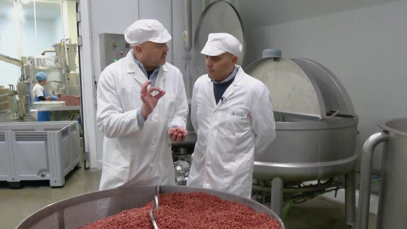 Aquí la tierra- San en la fábrica de conservas | Ver