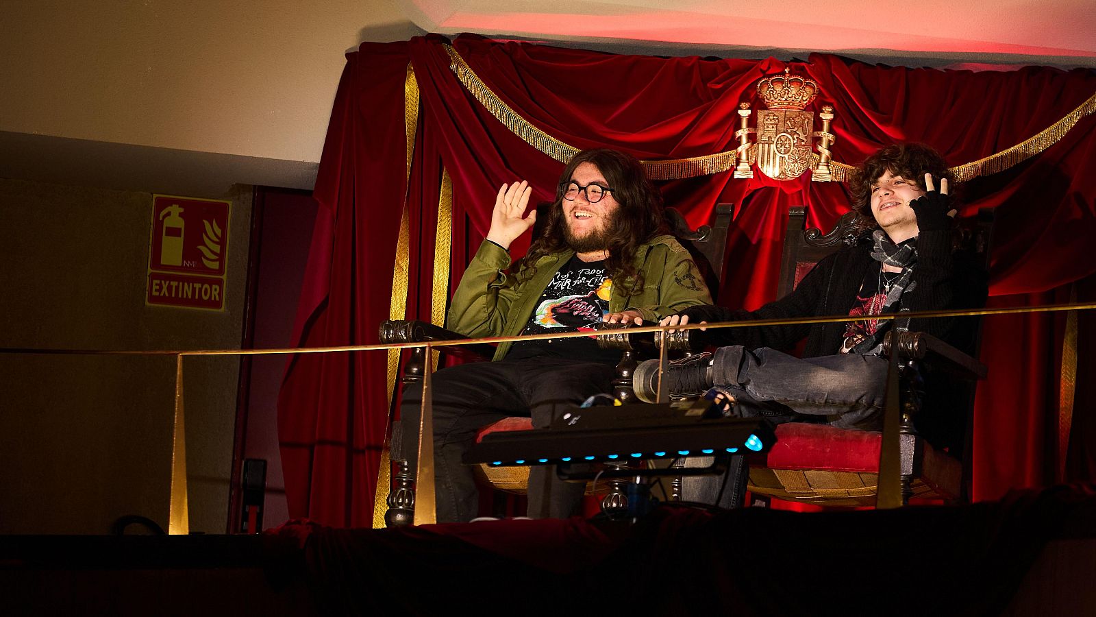 La Revuelta | Detective y Foxer entrevistarán a Broncano 27/11/24 - La Revuelta | Ver