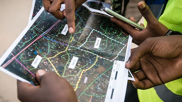 Para todos La 2 - Se calcula que mil millones de personas viven en lugares que no aparecen en ningún mapa.