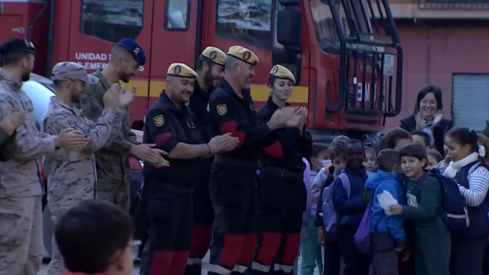 Reabren los colegios en Benetússer un mes después de la DANA