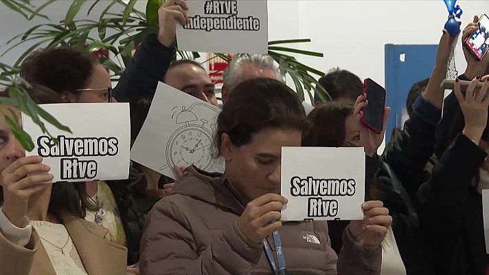 Trabajadores de RTVE protestan bajo el lema: "Por una RTVE libre de interferencias políticas"