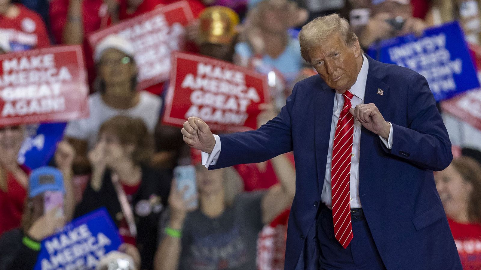 Trump arremete contra las personas 'trans' del país | Ver