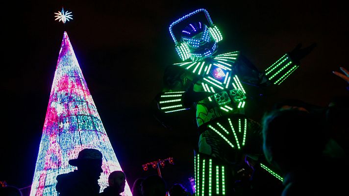 Comienza la pugna por el árbol de Navidad más grande de España