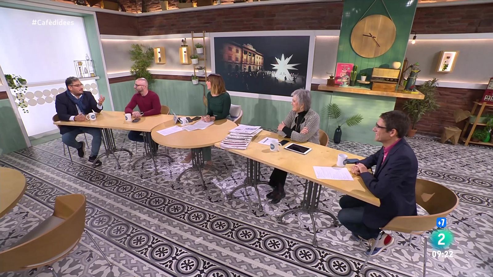 Octavi Pujades i Lluís Escribano presenten la proposta. Parlem de la Long COVID. I entrevistem Guillermo Luján, alcalde d'Aldaia