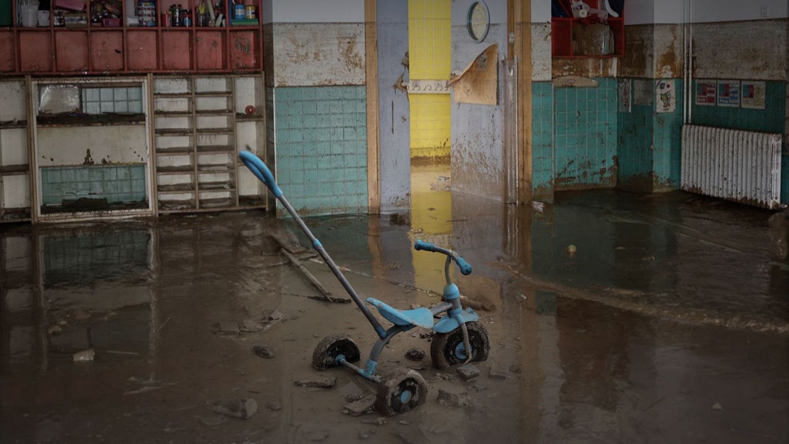 Informe semanal - Un mes en el barro | Ver