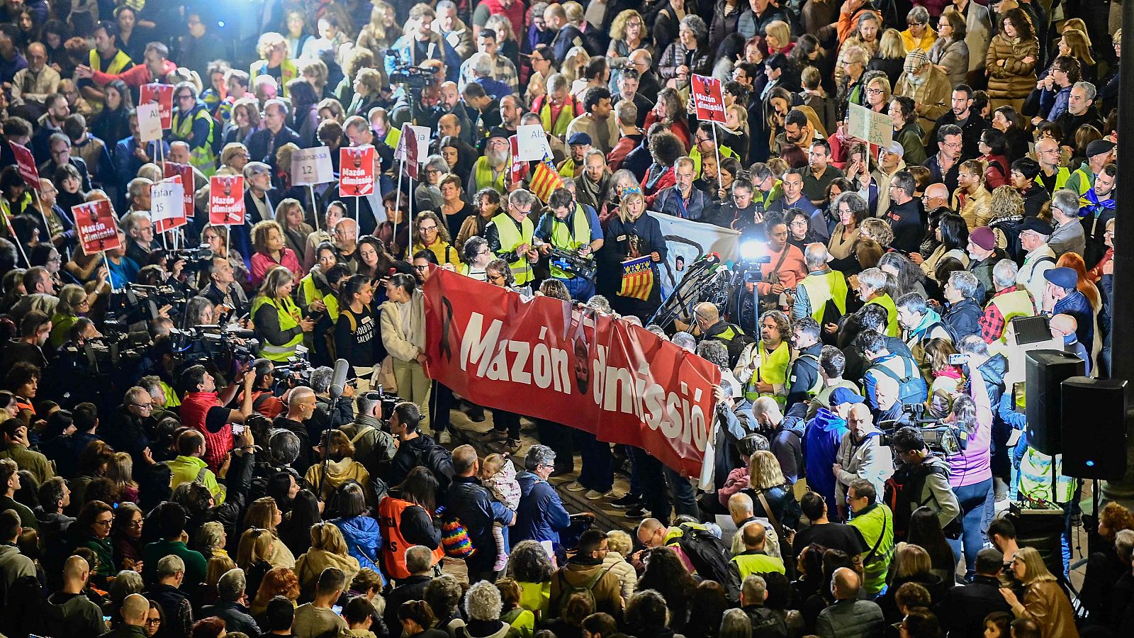 Miles de personas vuelven a pedir la dimisión de Mazón | Ver