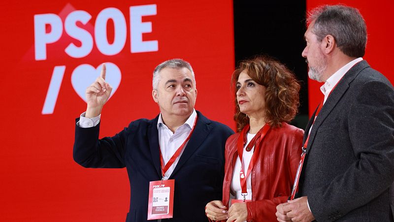 Sánchez mantiene a su núcleo duro en la nueva Ejecutiva del PSOE - Telediario Fin de Semana | Ver