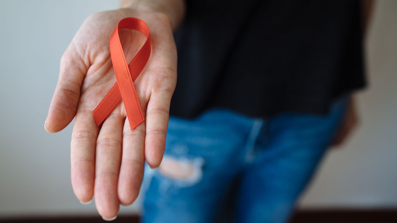 Unas 3.000 personas son diagnosticadas con VIH en España cada año | Ver