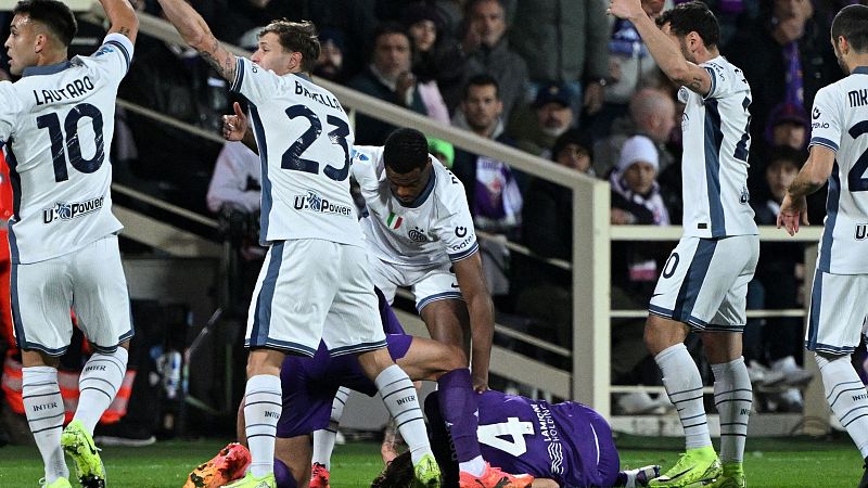 Edoardo Bove de desploma durante el Fiorentina-Inter | Ver