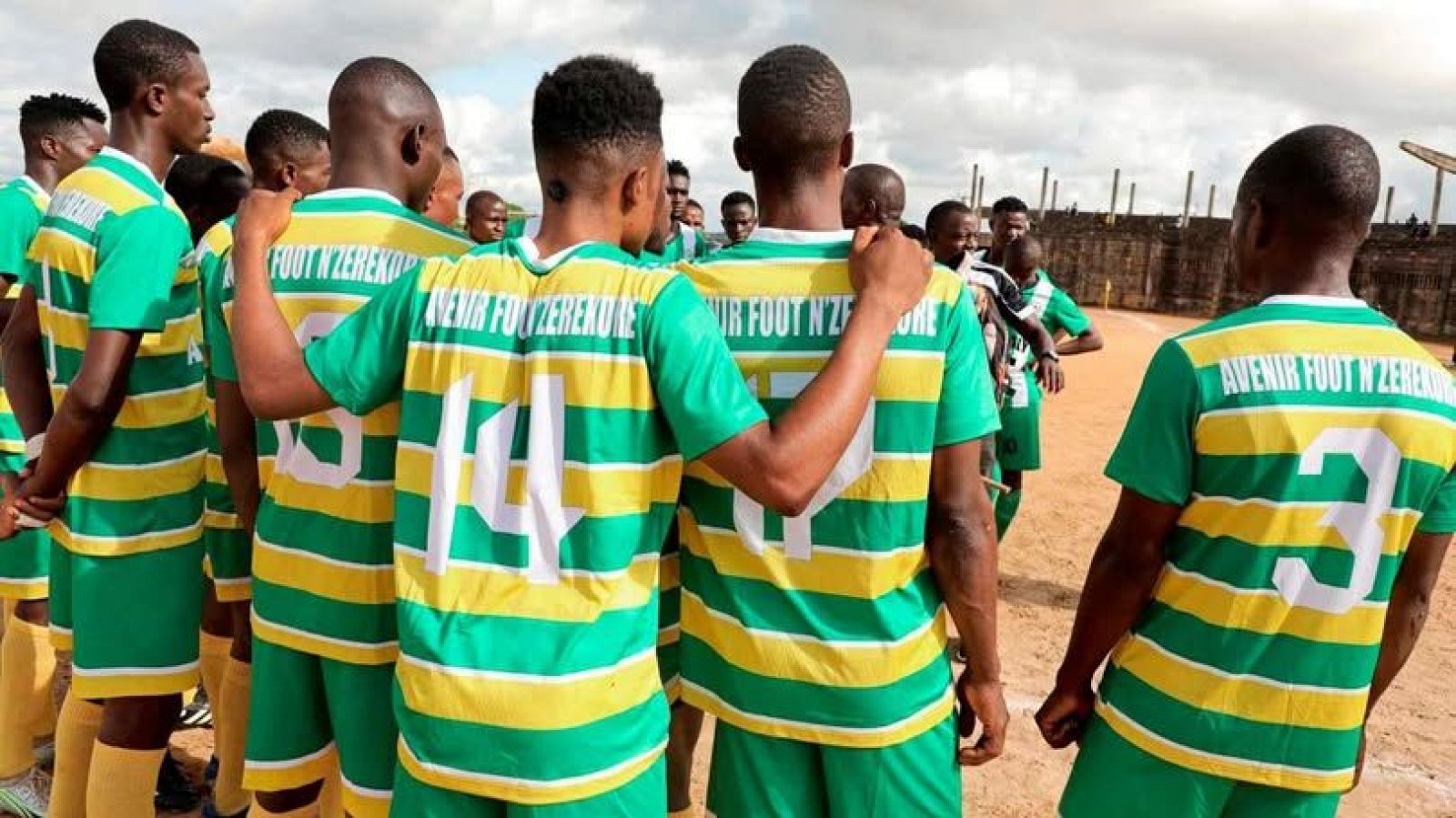 Decenas de muertos en un partido de fútbol en Guinea