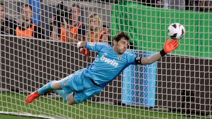 Informativo 24h - Casillas vuelve a ser el mejor portero del año