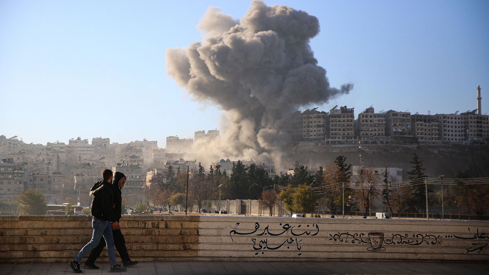 Los rebeldes sirios toman el aeropuerto de Alepo | Ver