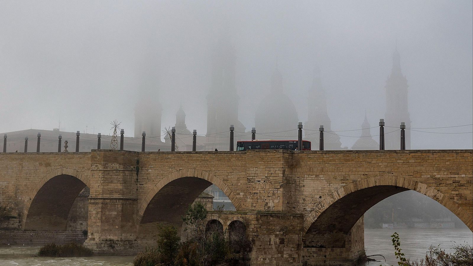 Cielos nubosos y lluvias en el tercio norte de la Península