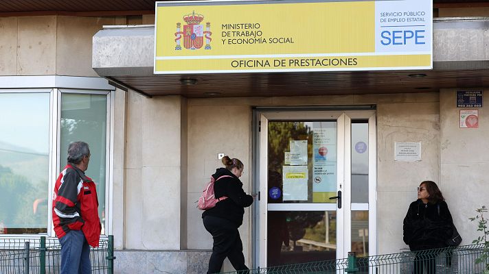 Telediario 1 - España destruye 30.051 empleos en noviembre mientras el paro baja en 16.036 personas a las puertas de la Navidad