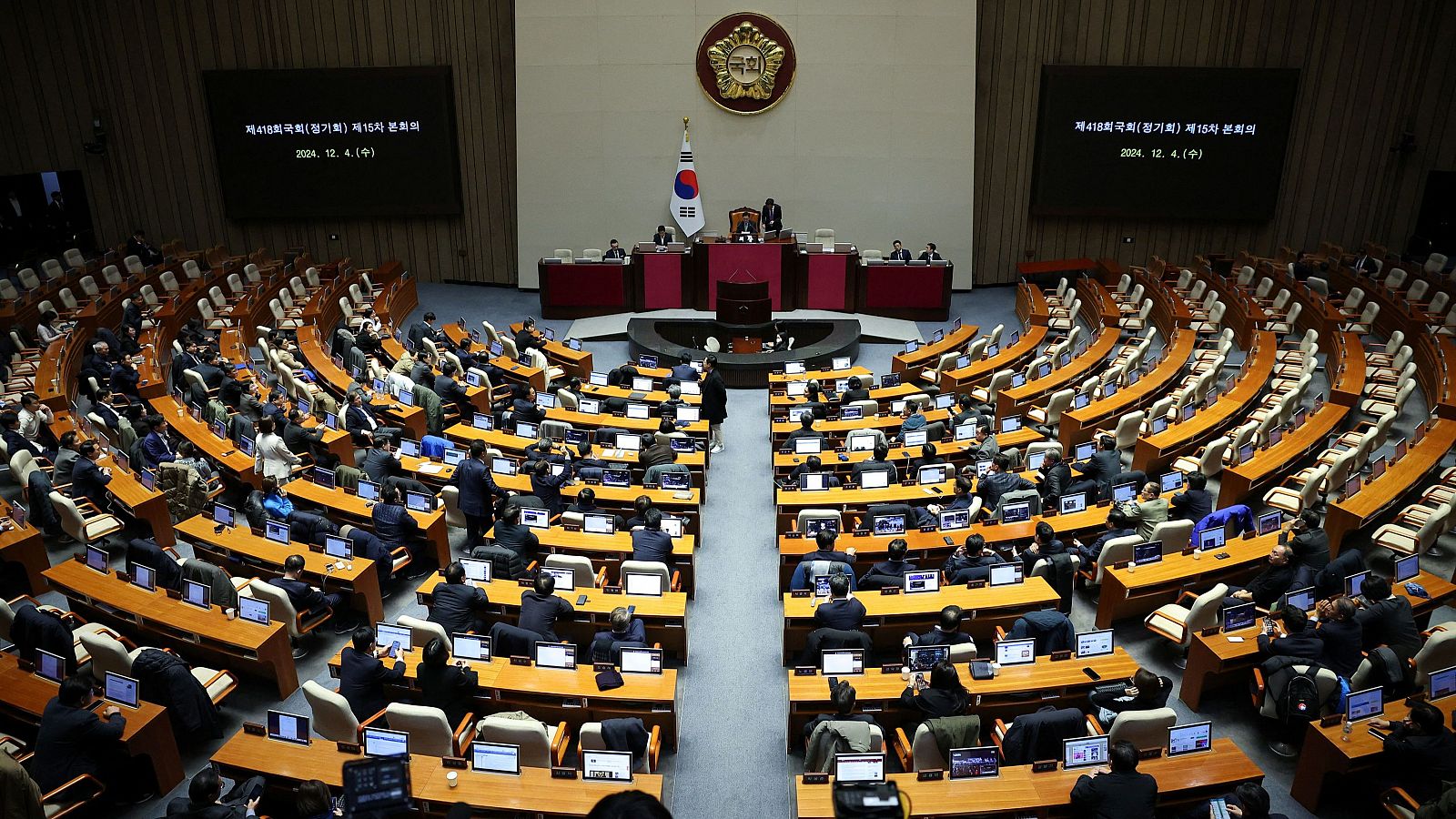 El Parlamento de Corea del Sur revoca la ley marcial - Informativo 24h | Ver