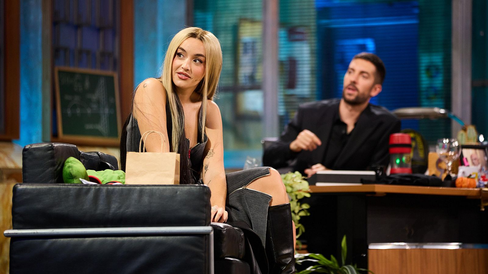 La revuelta | Lola Índigo habla de su amistad con Vinicius Jr.