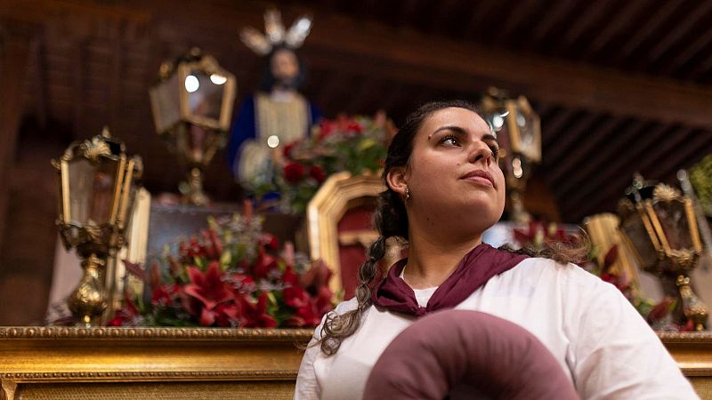 Nueve costaleras de Ciudad Real denuncian discriminacin machista - La hora de La 1 | Ver