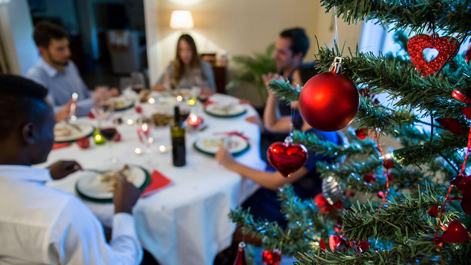 La hostelería afronta cancelaciones de cenas de Navidad tras la DANA: "Es comprensible que no tengan ganas de celebrar"