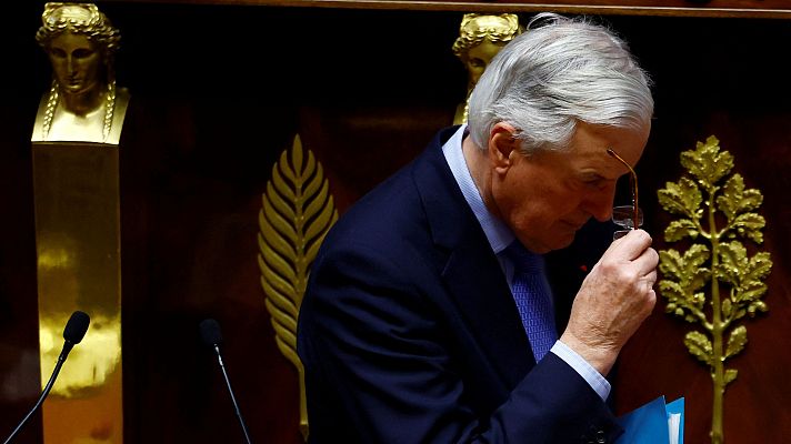 Telediario 2 - La izquierda y la ultraderecha francesa se alían y tumban el Gobierno de Michel Barnier