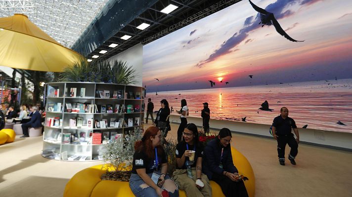 Telediario 2 - Las pequeñas editoriales visitan la Feria del Libro de Guadalajara, México