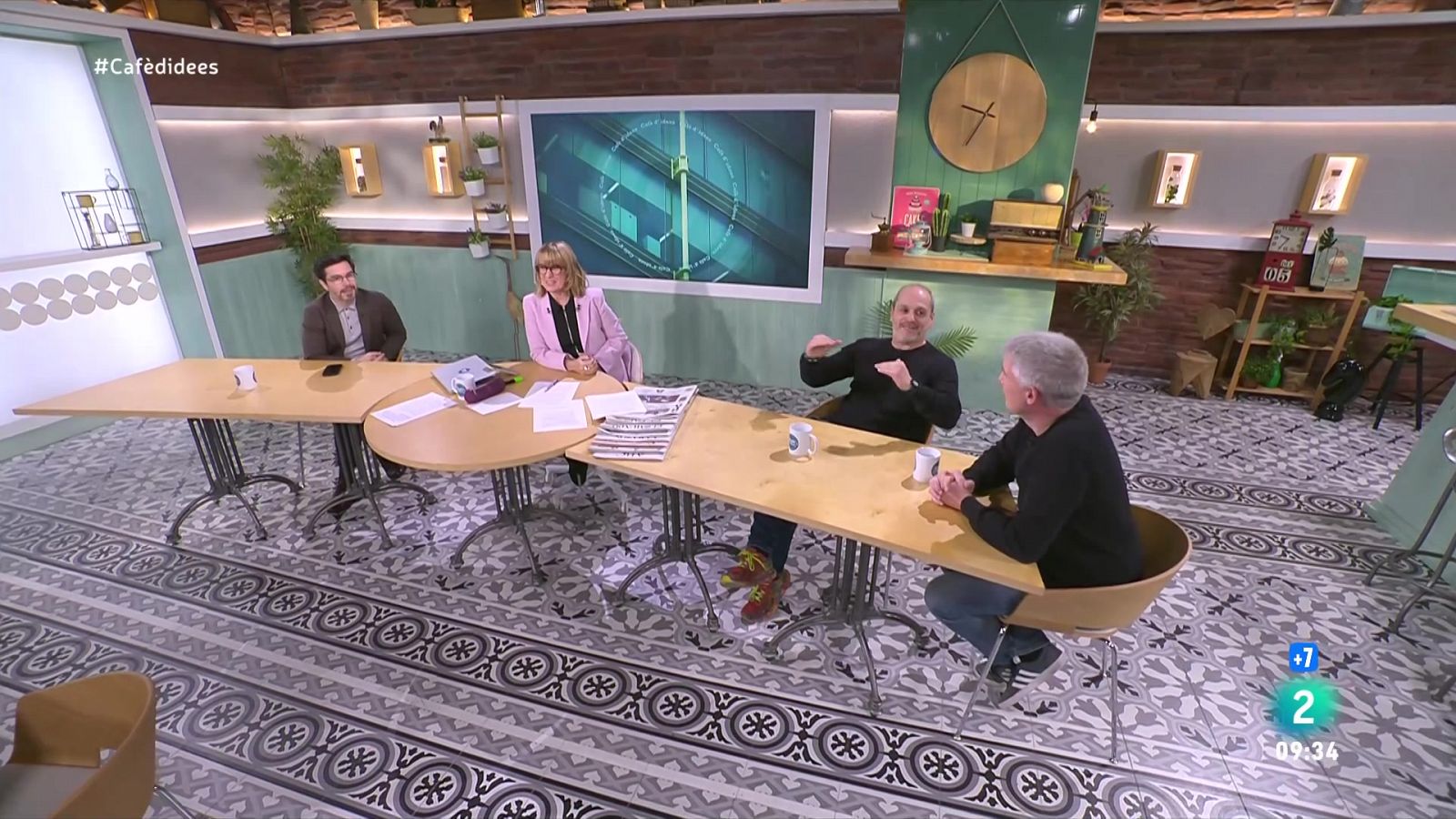 Gemma Nierga entrevista el president municipal de Junts a Barcelona. Coneixem la decisió de Foc Nou. I l'actor presenta 'Un sogre de lloguer'