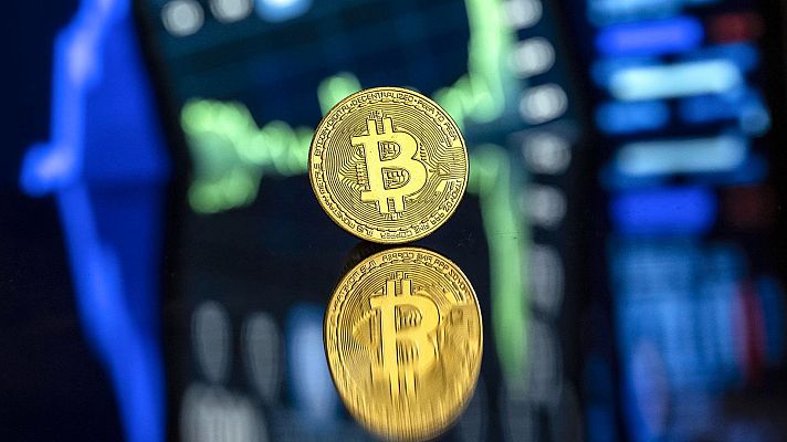 Telediario 1 - El bitcoin hace historia: su precio ha superado los 100.000 dólares