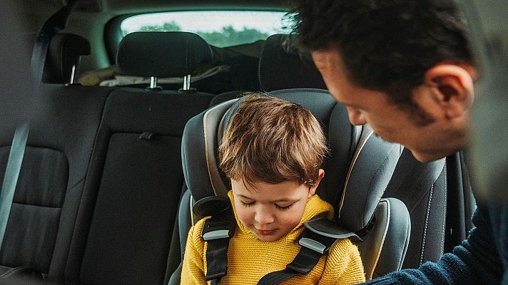 Telediario 1 - Una sentencia pionera obliga a pagar el permiso parental de 8 semanas a un trabajador