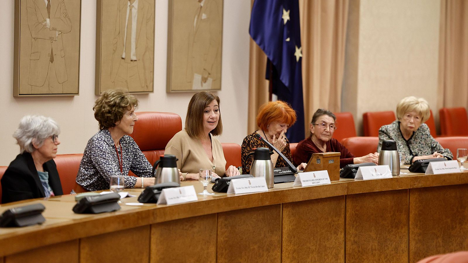 El Congreso rinde homenaje a las 27 mujeres parlamentarias que firmaron la Constitución