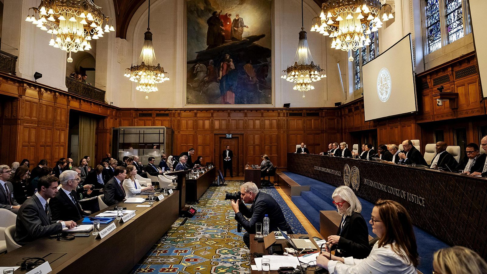 Juicio sobre el cambio climático en La Haya: cien países piden responsabilidades | Ver