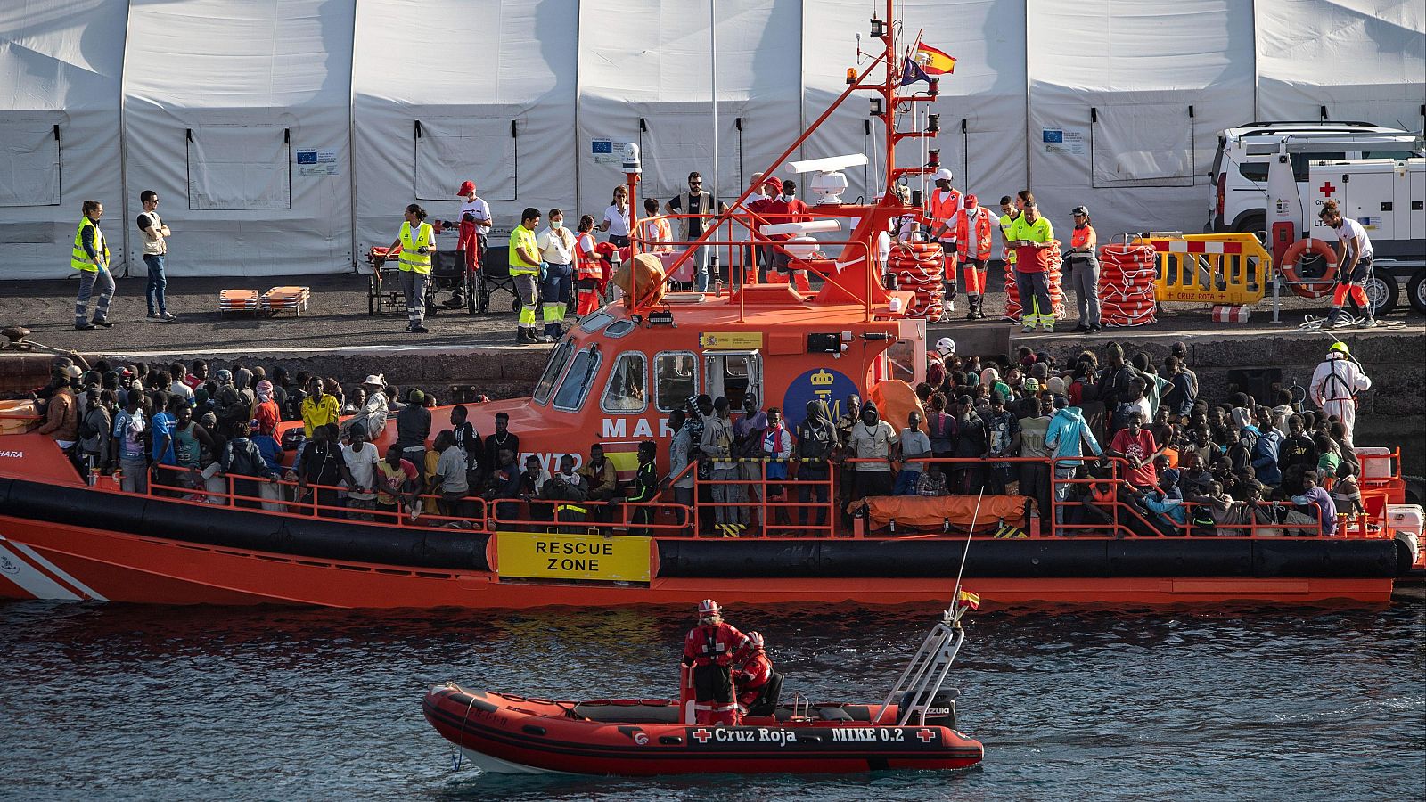 PP y Vox cargan contra el Gobierno por su política migratoria