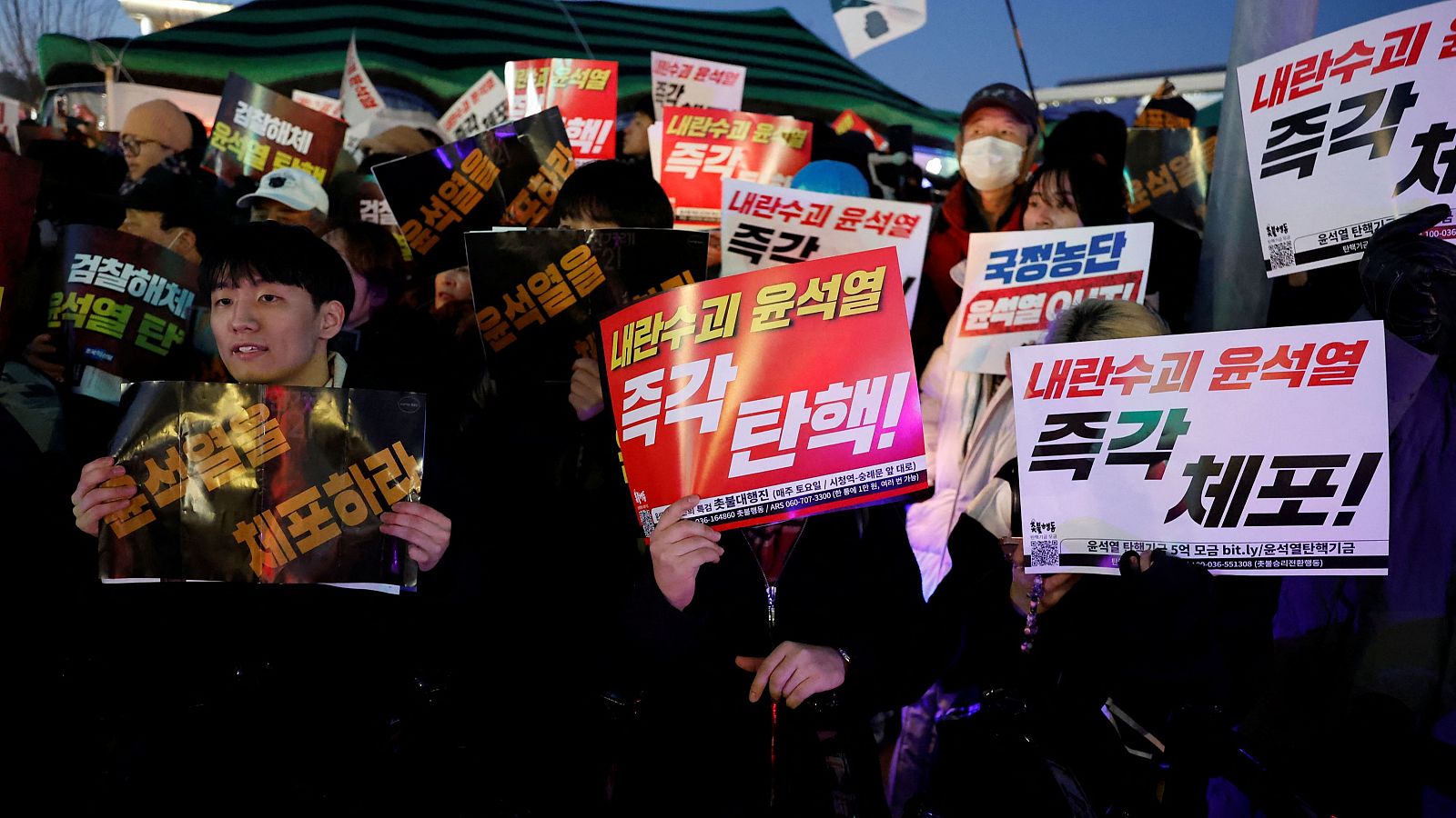 Manifestantes y parlamentarios piden la detención de Yoon | Ver