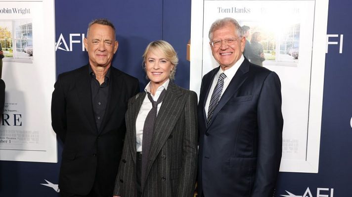 Telediario 2 - 'Here': el reencuentro de Tom Hanks y Robin Wright en una esquina de un salón