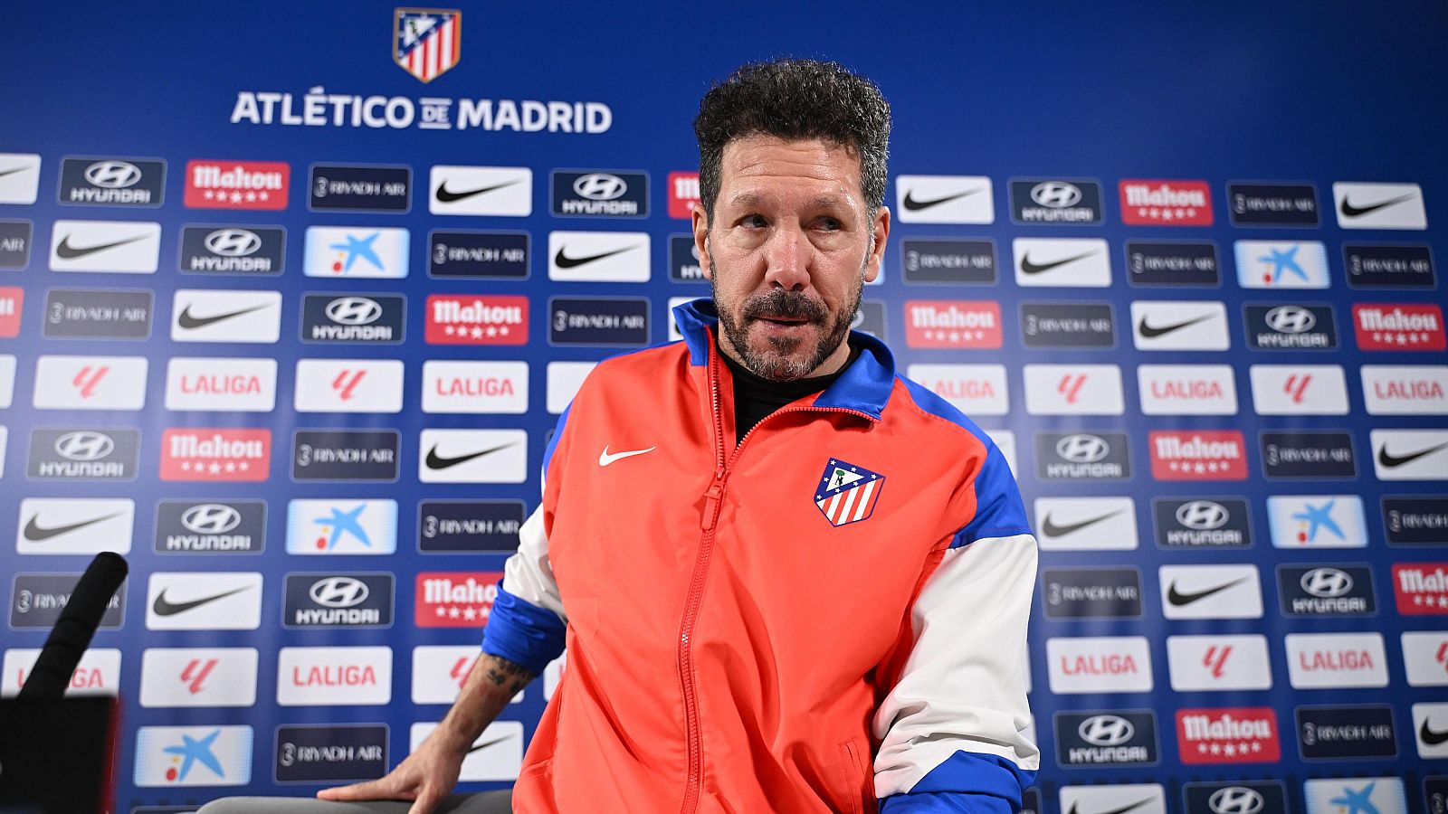 Simeone, sobre De Paul: "Compite en todos los escenarios"