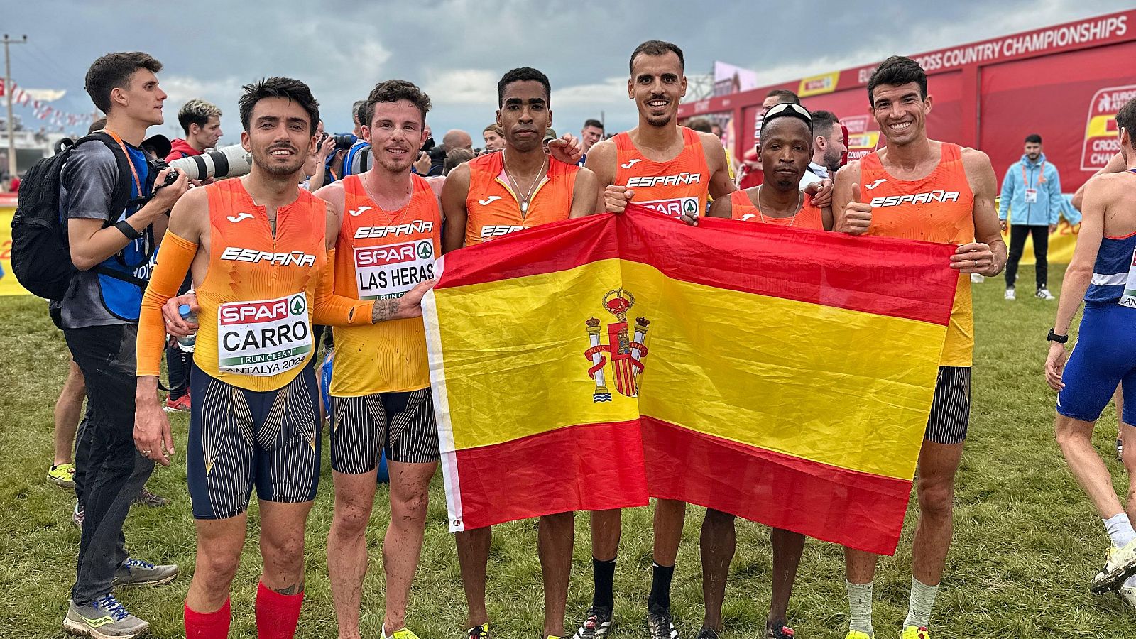 La selección de cross se lleva el oro por equipos; Ndikumwenayo bronce