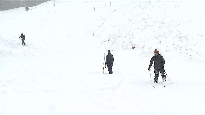 L'Informatiu - El Pirineu viu el primer temporal de neu, vent i fred de la temporada