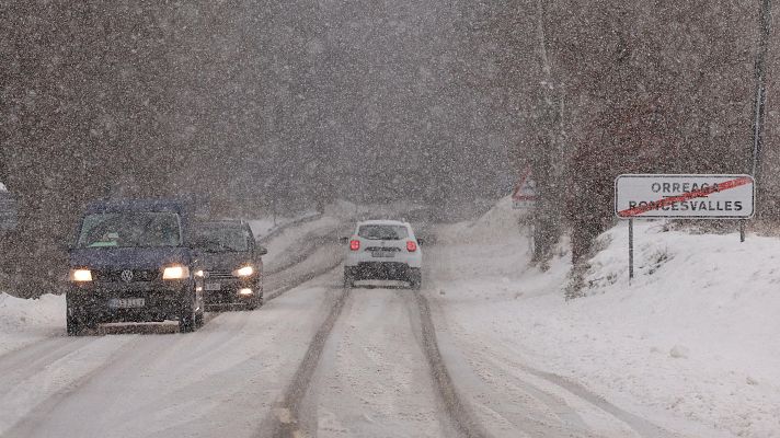 Continúan las nevadas en zonas altas este lunes