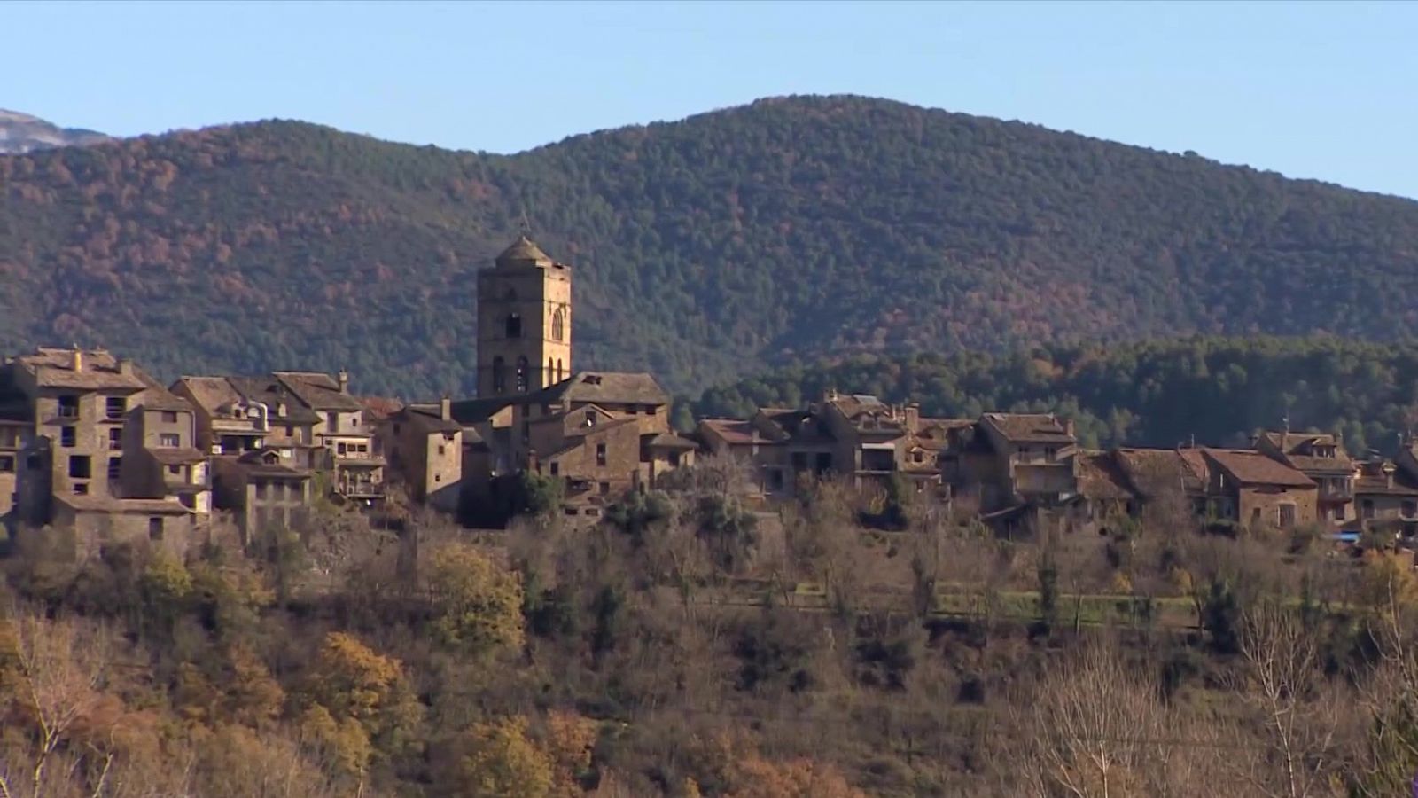 Ainsa, en Huesca y Mura, en Barcelona: Mejores Pueblos Turísticos de 2024