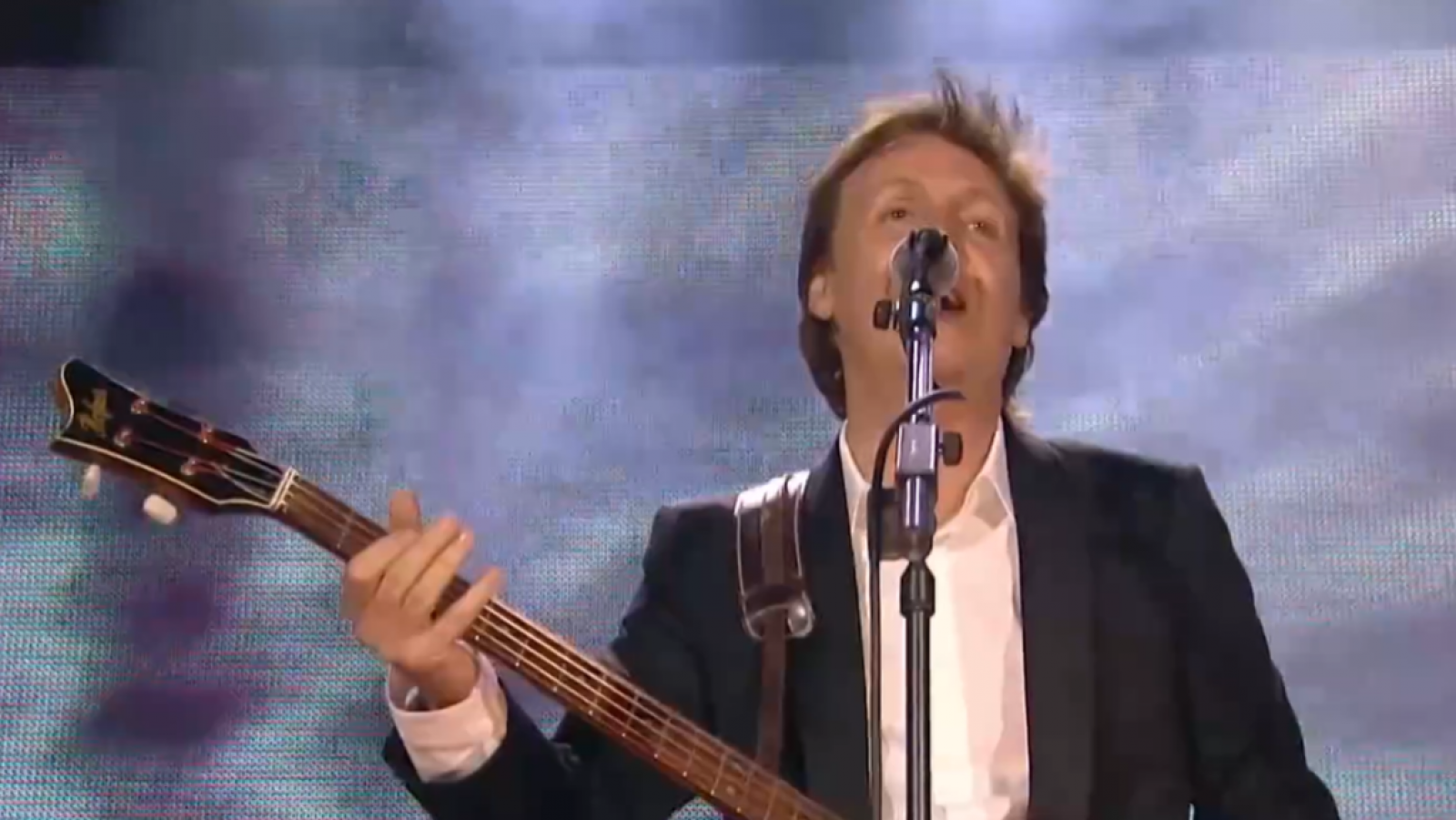 Los 'McCartney españoles' ensalzan al genio que actúa en Madrid | Ver