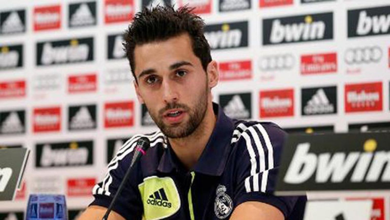 Arbeloa defiende a Iker pero pide el apoyo de la afición al equipo | Ver