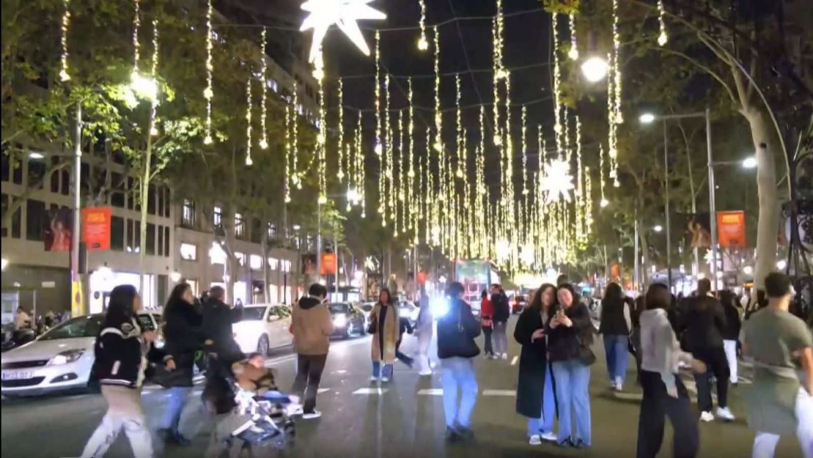 Peligro de atropello en Barcelona por los 'selfies' navideños