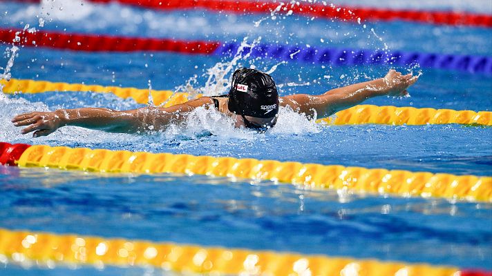 Natación - Summer McIntosh gana los 200 mariposa en el Mundial de piscina corta y le quita el récord a Mireia Belmonte