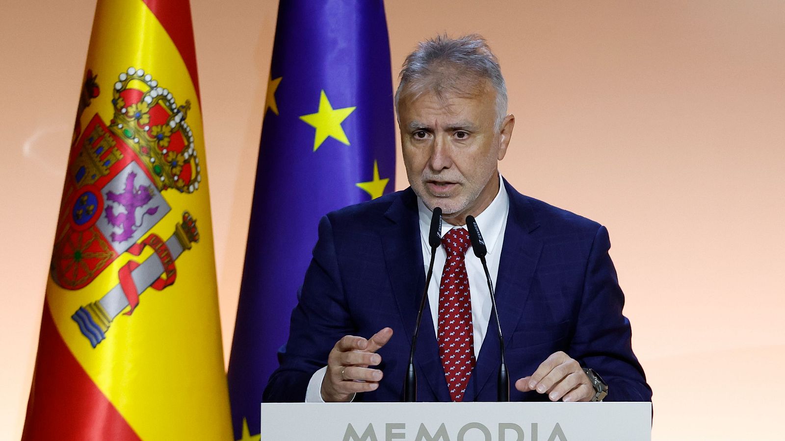 Torres: "No es la naturaleza de esta conferencia venir con un frente común como el del PP" - La hora de La 1 | Ver