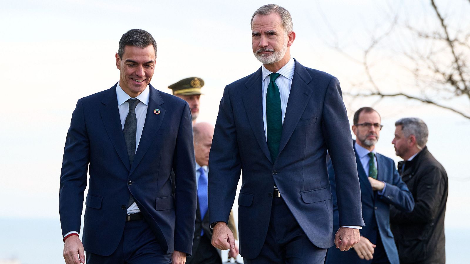 Sánchez y el rey escenifican buena sintonía en Santander